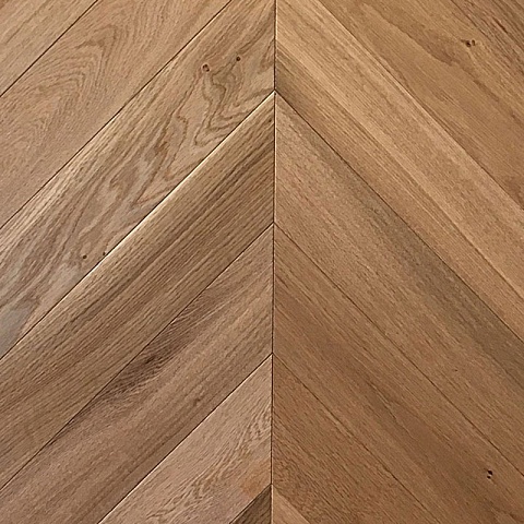 Wood Bee Chevron  Дуб Натур браш матовый Natur Brush, UV-лак gloss 5-9% (правая) (фото 1)